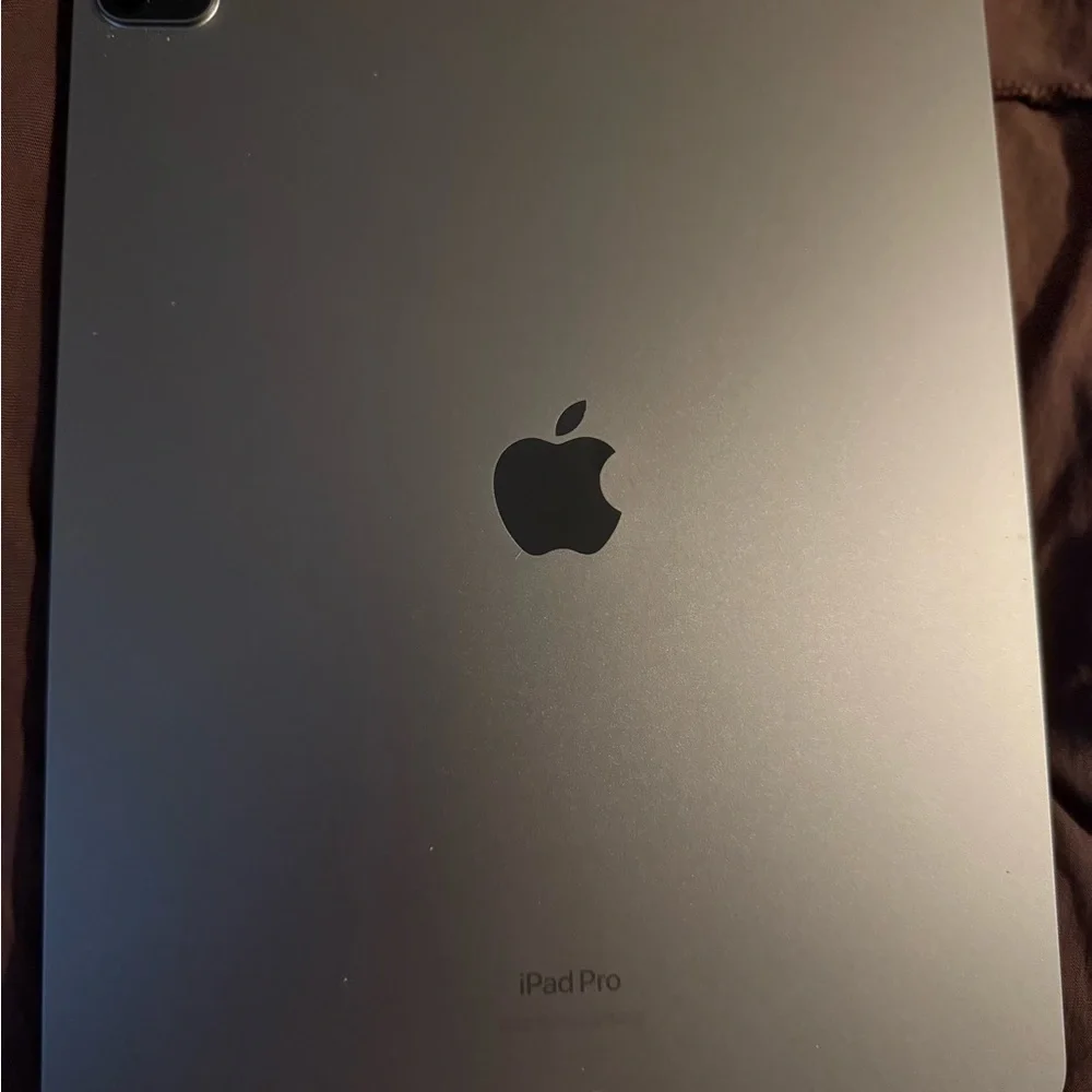 iPad Pro 12.9 Inch ( 6th Generation) Wi-Fi (512GB)